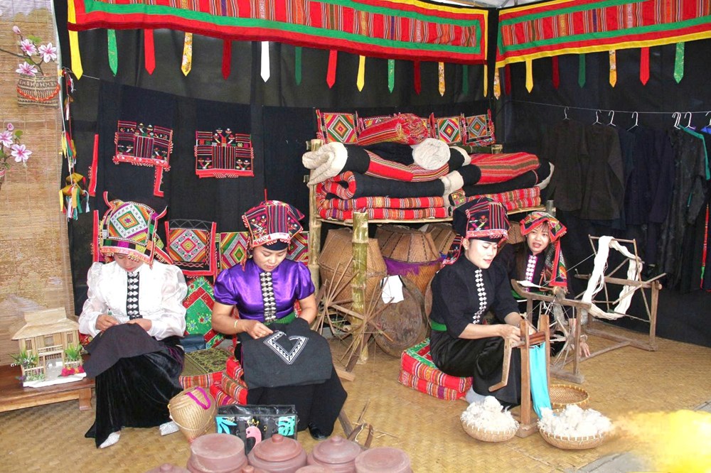 Bài 1 - Văn hoá, Thể thao và Du lịch Sơn La lan toả phong trào thi đua yêu nước - ảnh 1