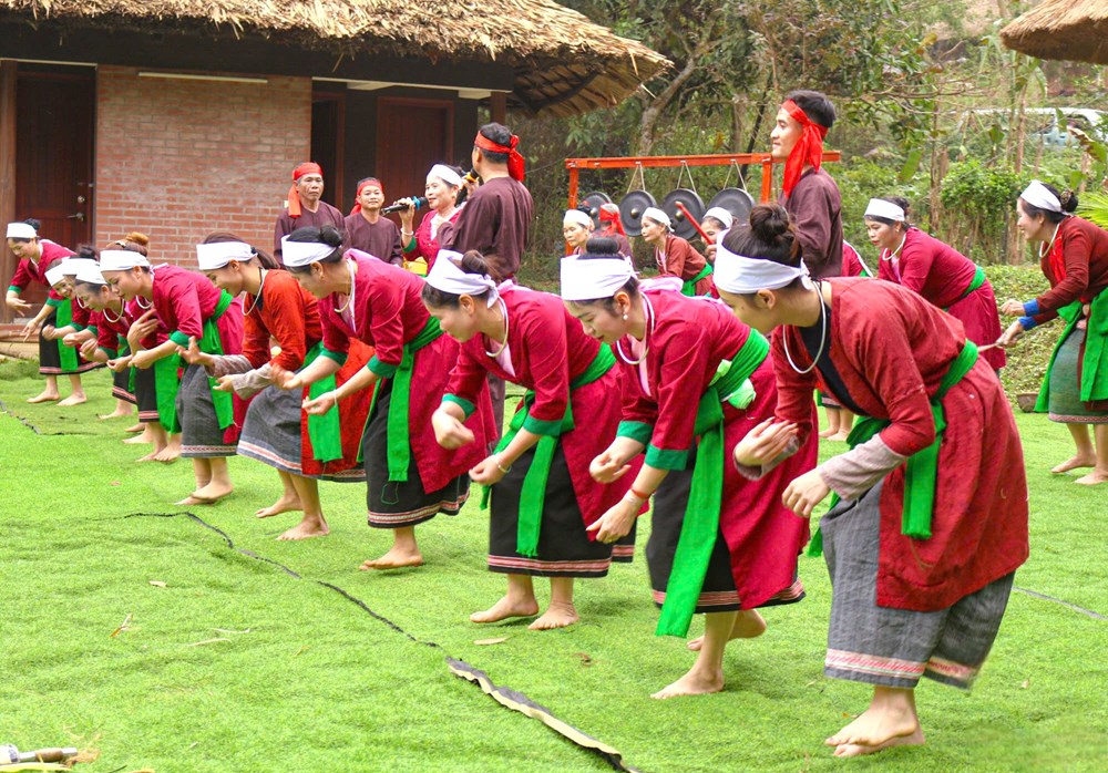 Nghệ nhân, già làng cùng “truyền lửa” cho thế hệ trẻ - ảnh 1