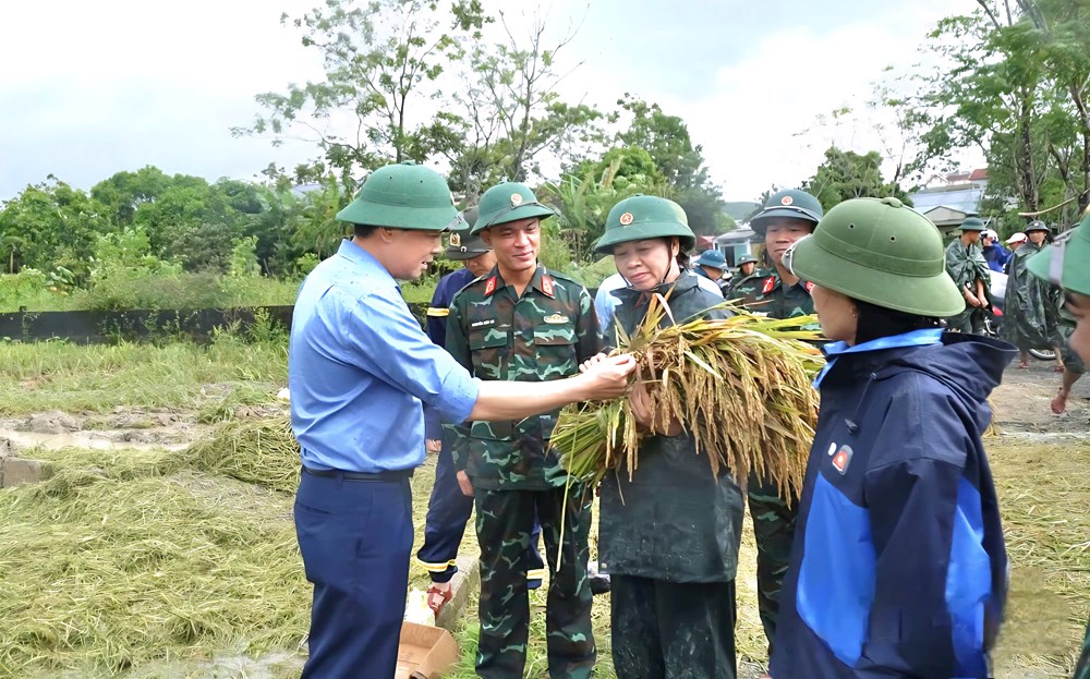 Thanh Hoá khẩn trương ứng phó bão số 10, Bí thư và Chủ tịch tỉnh trực tiếp chỉ đạo - ảnh 3