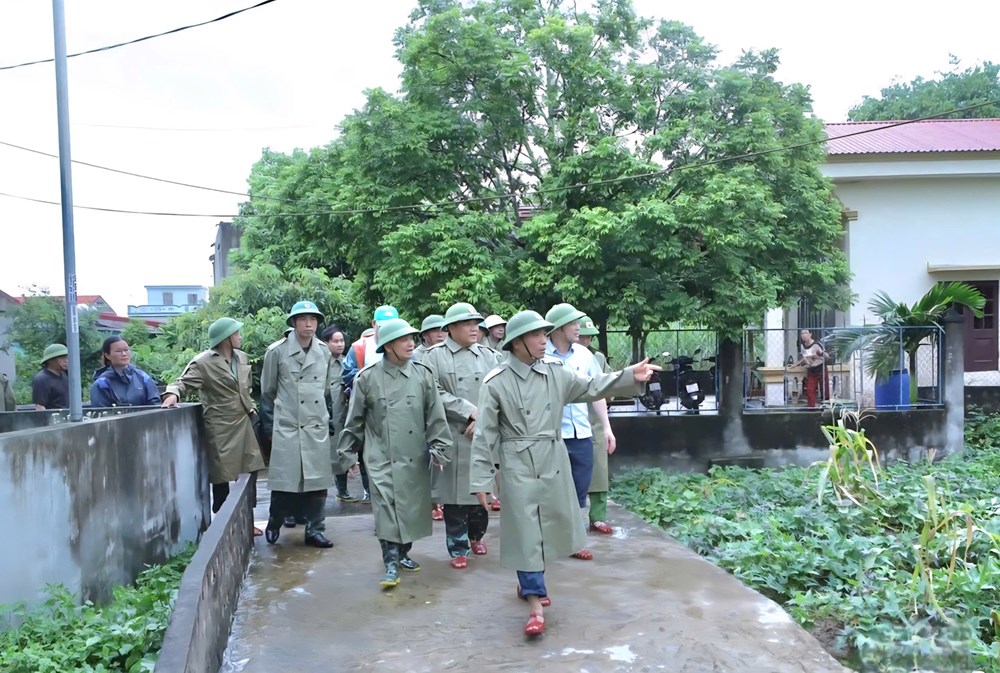 Thanh Hoá khẩn trương ứng phó bão số 10, Bí thư và Chủ tịch tỉnh trực tiếp chỉ đạo - ảnh 1
