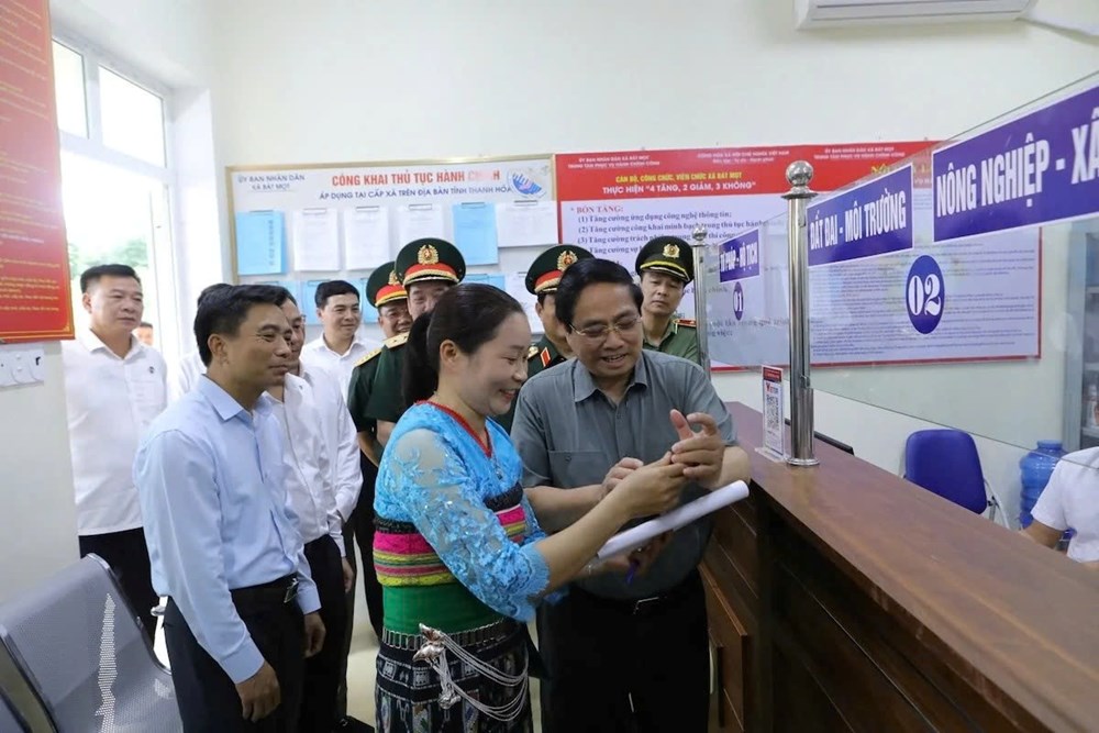 Thủ tướng Phạm Minh Chính dự lễ khởi công trường nội trú vùng biên Thanh Hóa - ảnh 7