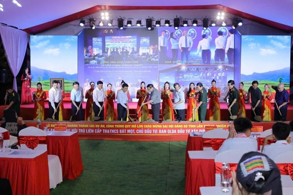 Thủ tướng Phạm Minh Chính dự lễ khởi công trường nội trú vùng biên Thanh Hóa - ảnh 6