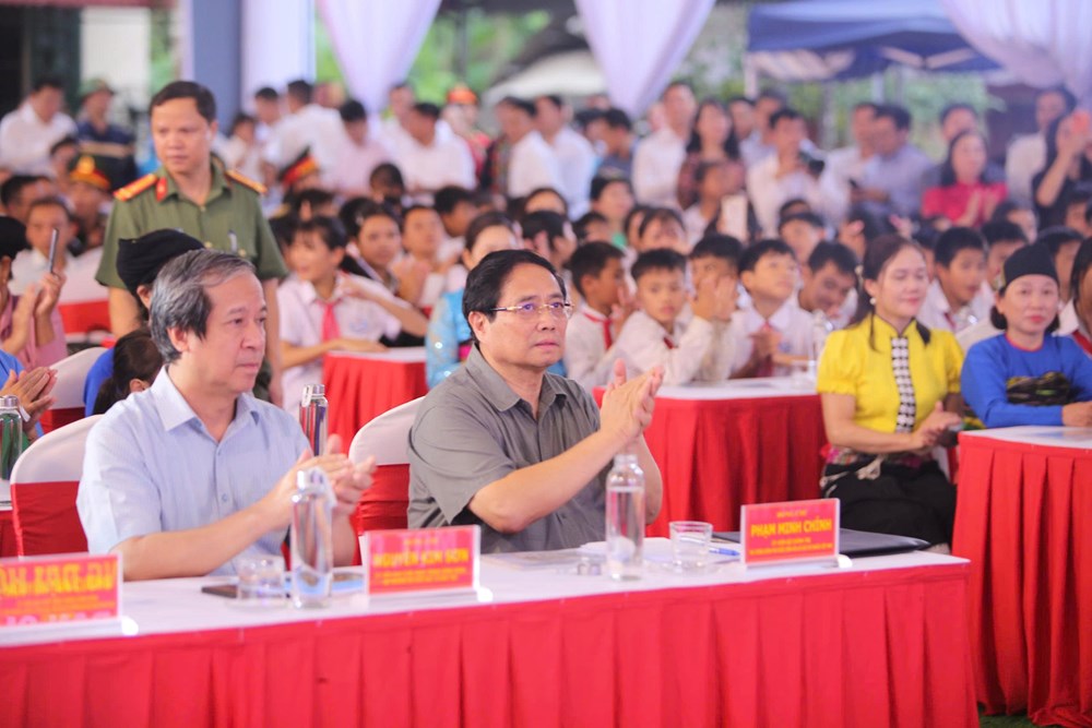 Thủ tướng Phạm Minh Chính dự lễ khởi công trường nội trú vùng biên Thanh Hóa - ảnh 3