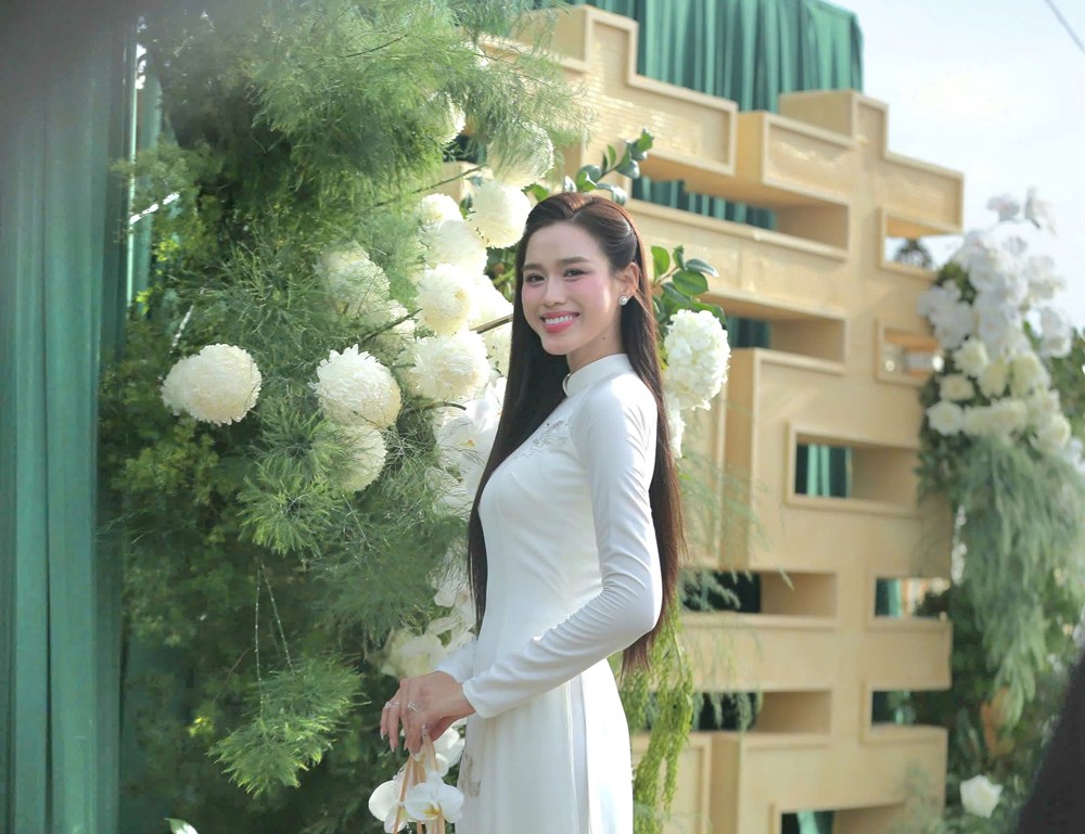 Hoa hậu Đỗ Thị Hà rạng rỡ trong lễ nạp tài cùng thiếu gia Tập đoàn Sơn Hải - ảnh 2