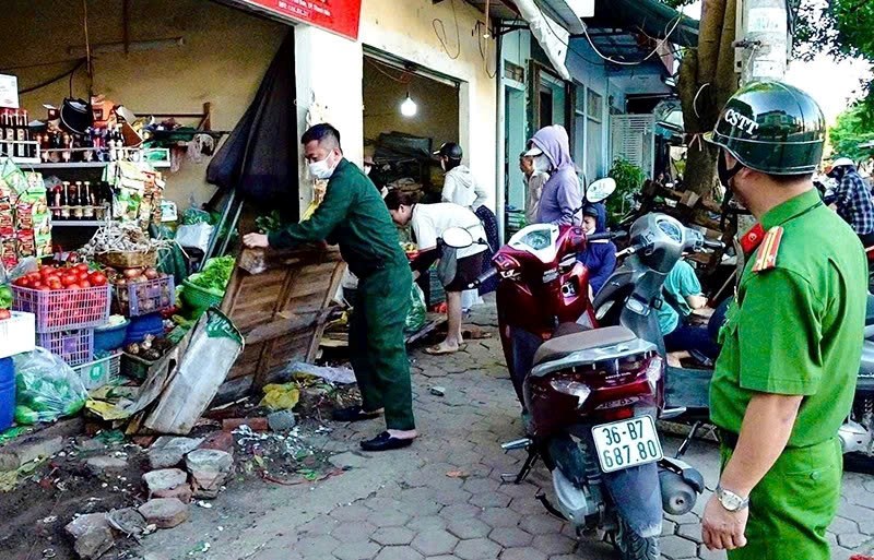 Thanh Hóa siết chặt kỷ cương đô thị, xử nghiêm tình trạng ‘bảo kê’ và chiếm dụng vỉa hè - ảnh 1