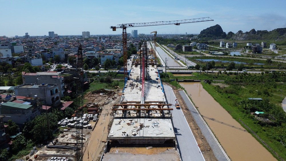 Giải ngân đầu tư công ở Thanh Hóa vượt xa bình quân cả nước nhưng vẫn còn “nút thắt” - ảnh 1