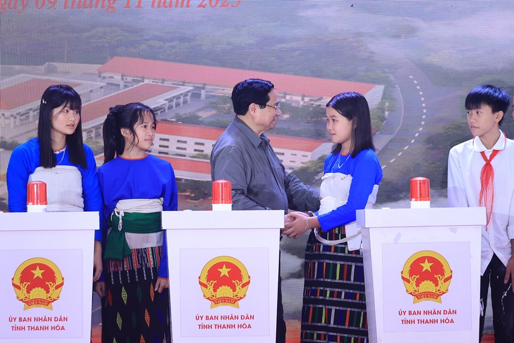 Thủ tướng dự lễ khởi công Trường nội trú liên cấp tại Thanh Hóa - ảnh 5