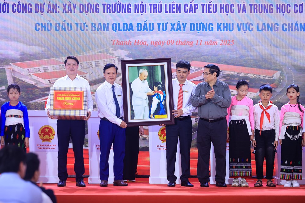 Thủ tướng dự lễ khởi công Trường nội trú liên cấp tại Thanh Hóa - ảnh 1