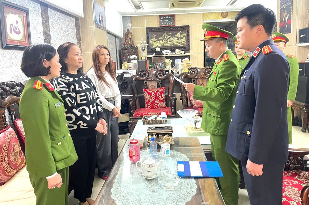 Giao dịch 5.000 tỉ, nộp thuế 10 triệu/tháng, Giám đốc công ty vàng Kim Chung bị bắt - ảnh 1