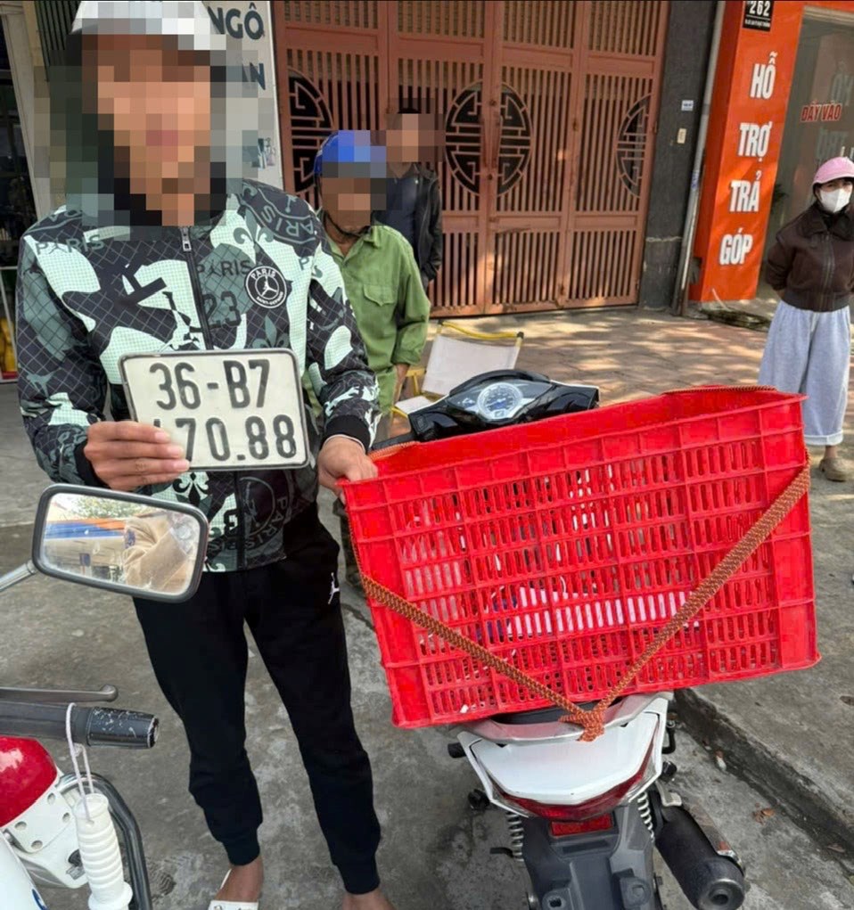 Shipper vi phạm hàng loạt lỗi giao thông, bị phạt 30 triệu đồng - ảnh 1