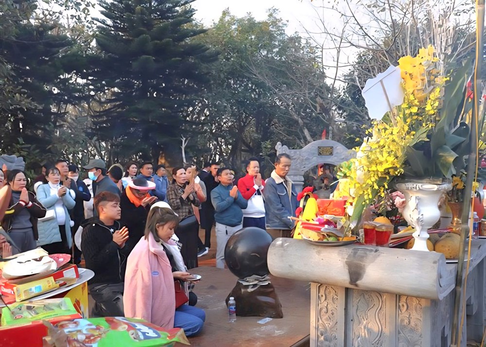 Xử lý dứt điểm vi phạm, lập lại trật tự tại Di tích khởi nghĩa Bà Triệu - ảnh 2