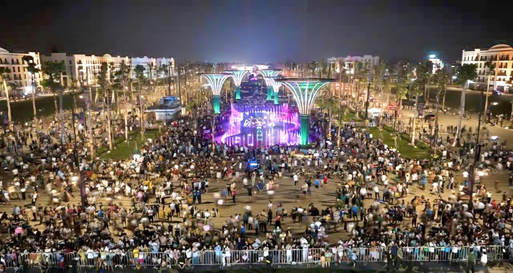 Sầm Sơn bội thu du lịch, hút 8,8 triệu lượt khách trong năm 2025 - ảnh 2