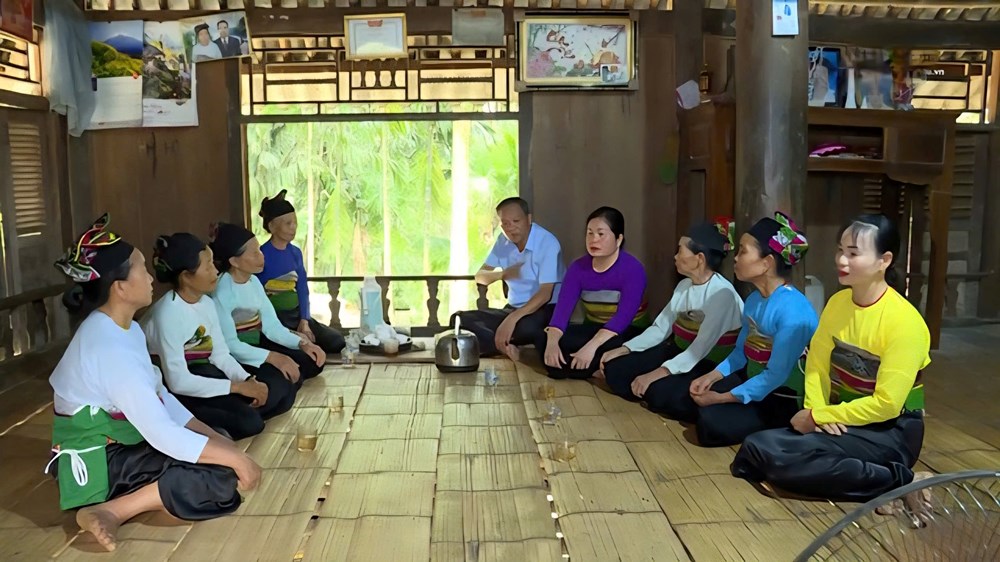 Người có uy tín “thổi hồn” văn hóa, giữ vững niềm tin nơi miền núi xứ Thanh - ảnh 1