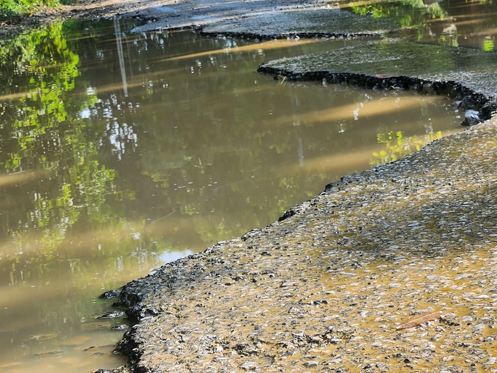 Danh thắng Kim Sơn: Vẻ đẹp bị che khuất bởi đường xuống cấp - ảnh 4