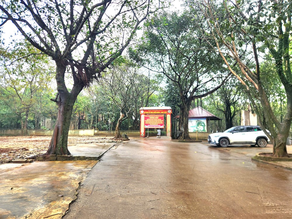 Di tích khởi nghĩa Bà Triệu: Tháo dỡ hàng loạt ki-ốt trái phép, dừng công trình sai phạm - ảnh 1