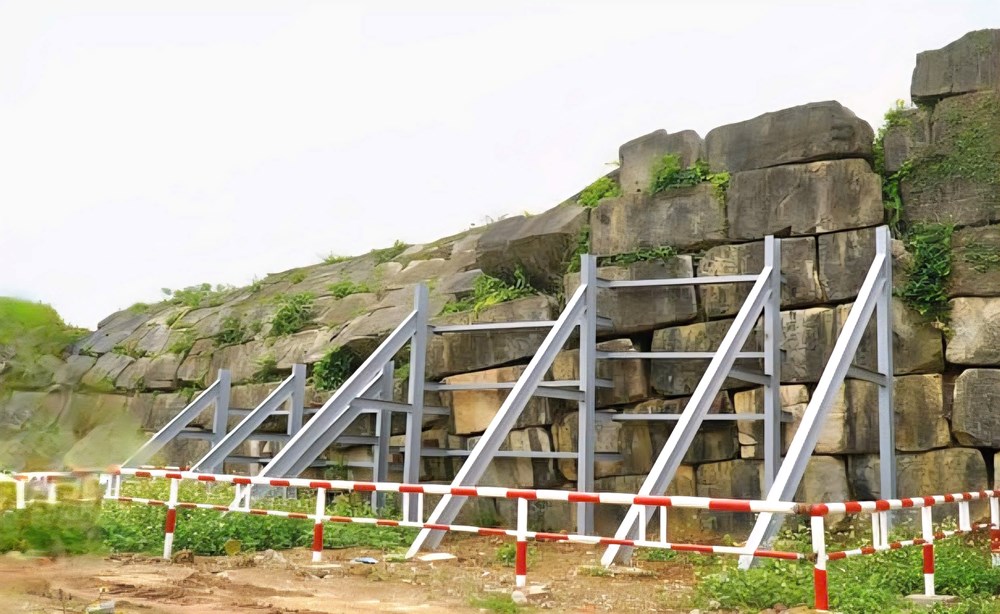 Giãn tiến độ tu sửa tường thành đá Thành nhà Hồ đến giữa năm 2026 - ảnh 1