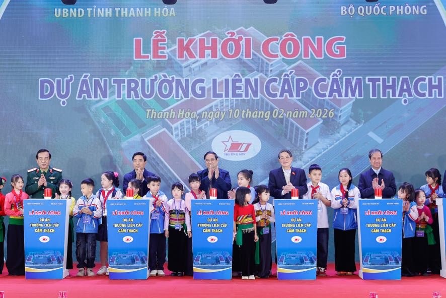 Thủ tướng dự Lễ khởi công Trường liên cấp Cẩm Thạch, tiếp sức học sinh miền núi - ảnh 3