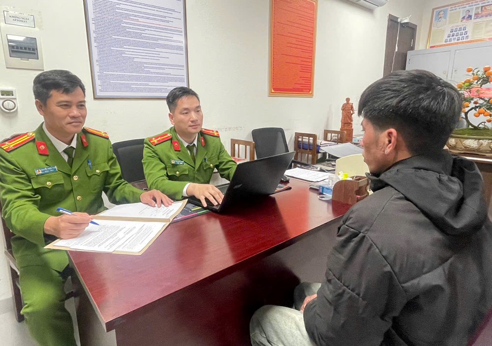 Giật điện thoại iPhone rồi phóng xe bỏ chạy, bị bắt sau 2 giờ - ảnh 2