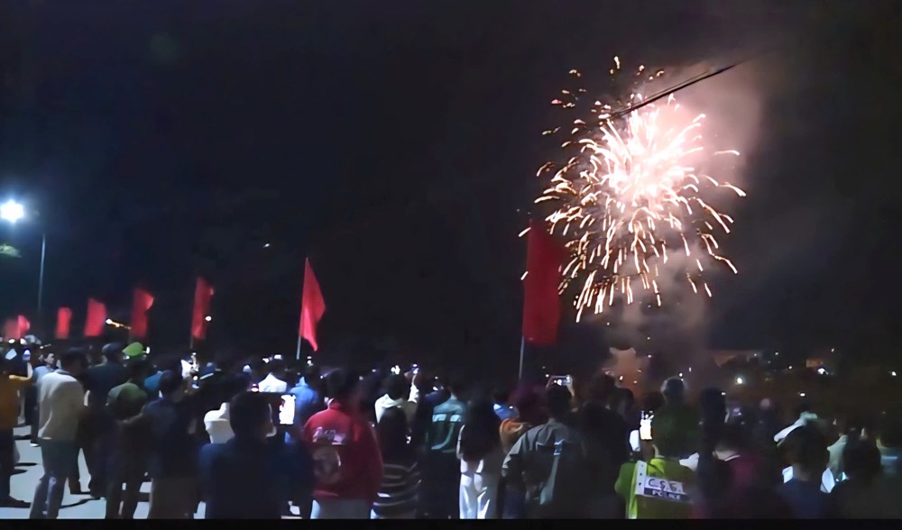 Pháo hoa về với đại ngàn - ảnh 1