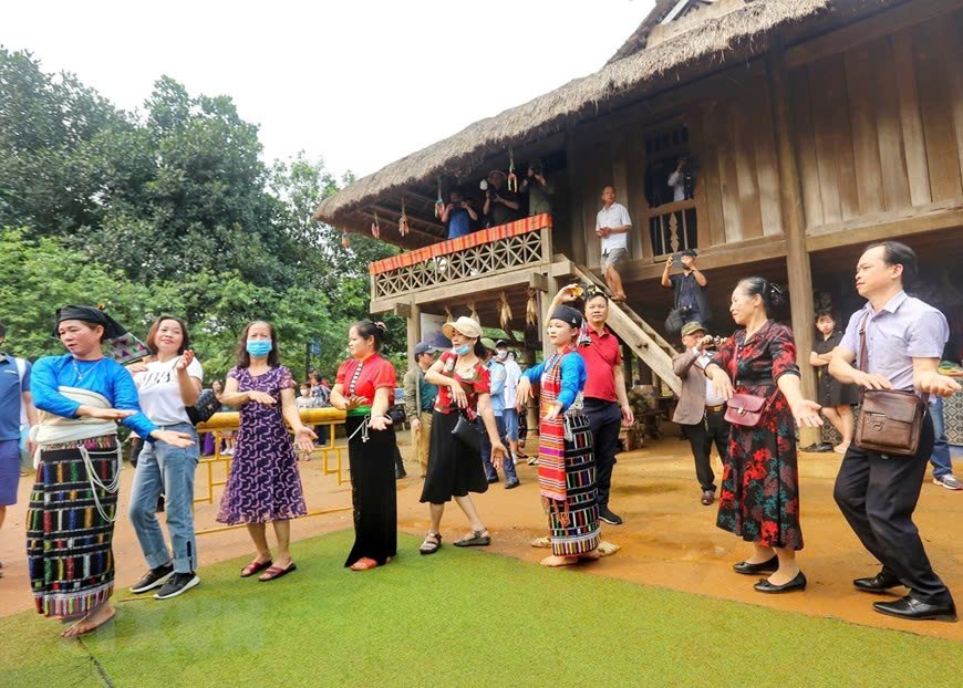 Chá Mùn – mạch nguồn chữa lành của người Thái đen - ảnh 3