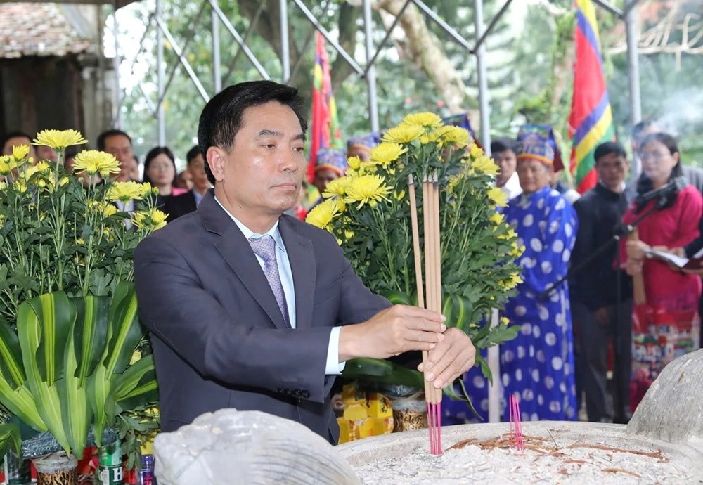 Lãnh đạo tỉnh Thanh Hóa dâng hương Lam Kinh, đền Lê Hoàn đầu Xuân Bính Ngọ - ảnh 2