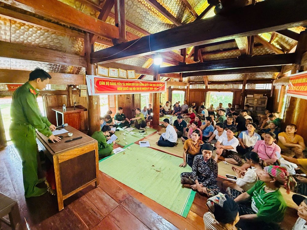 Bám bản giữ bình yên ngày bầu cử - ảnh 2