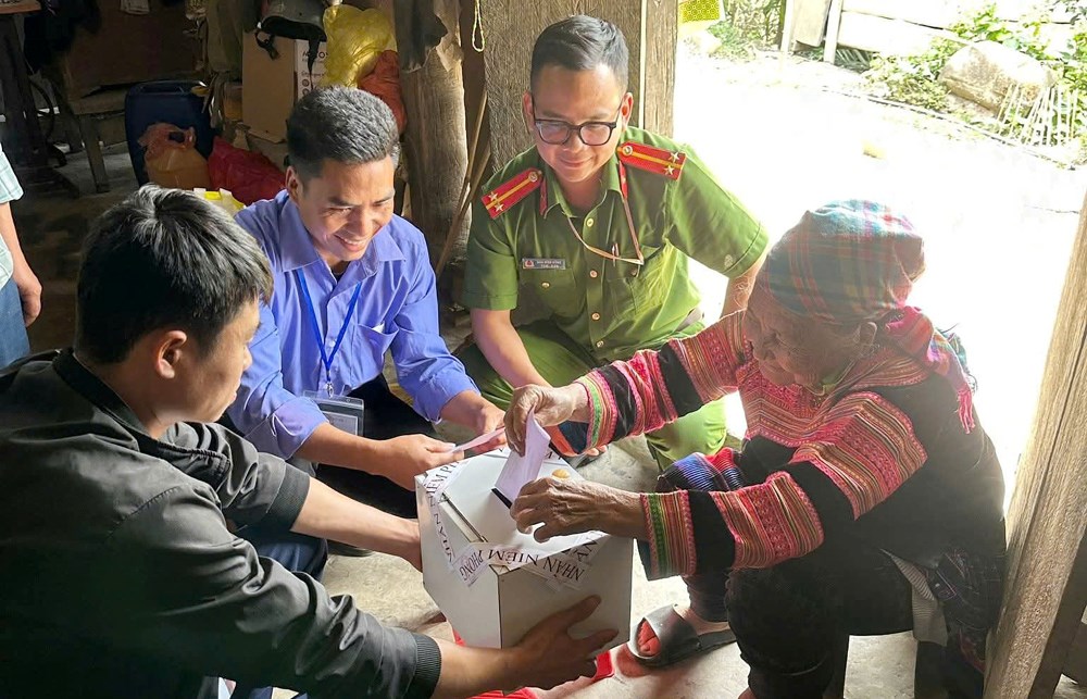 Hành trình đặc biệt của những hòm phiếu phụ - ảnh 3