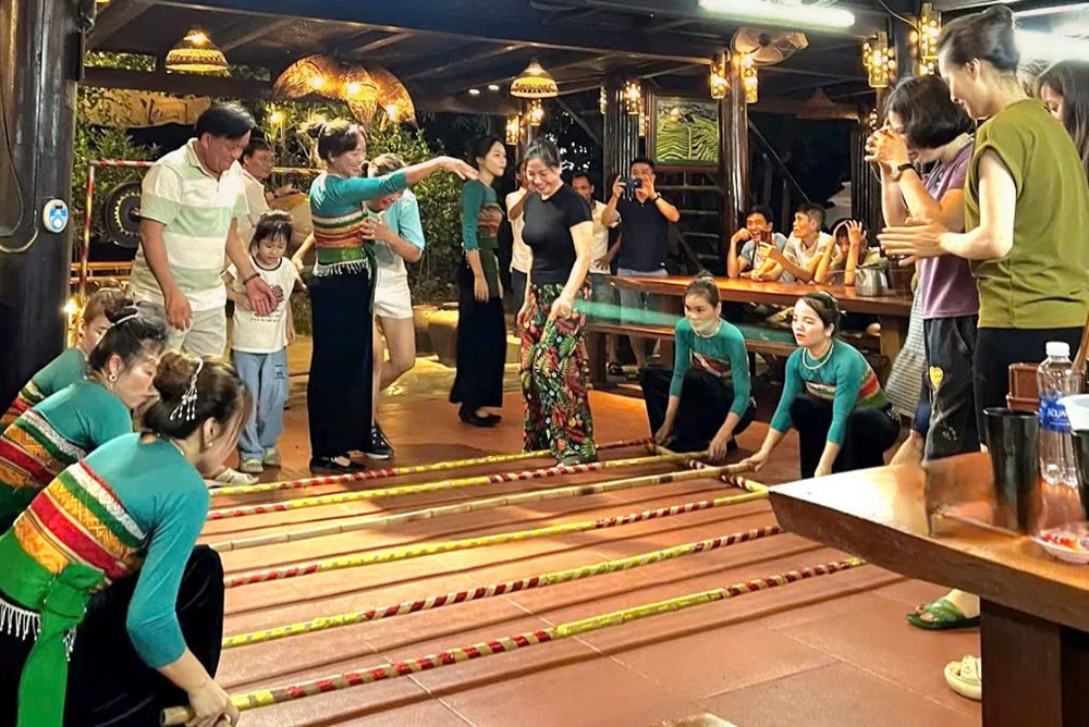 Thanh Hóa bứt tốc ngoạn mục: Du lịch thăng hoa, mở “đại lộ” hút vốn đầu tư - ảnh 4