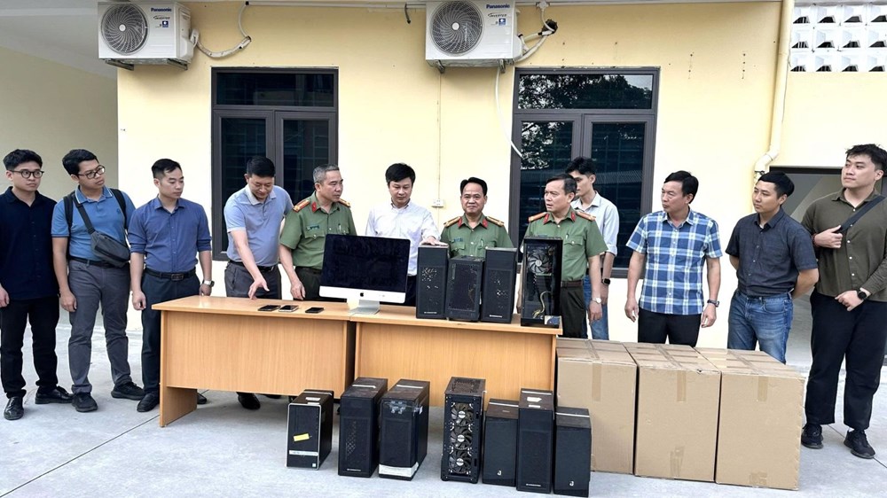 Học sinh lớp 12 cầm đầu viết mã độc, “đánh sập” 94.000 máy tính toàn cầu - ảnh 2