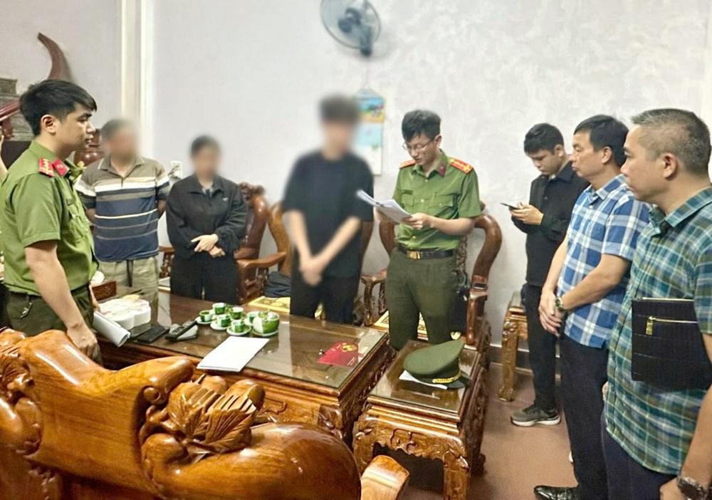 Học sinh lớp 12 cầm đầu viết mã độc, “đánh sập” 94.000 máy tính toàn cầu - ảnh 1