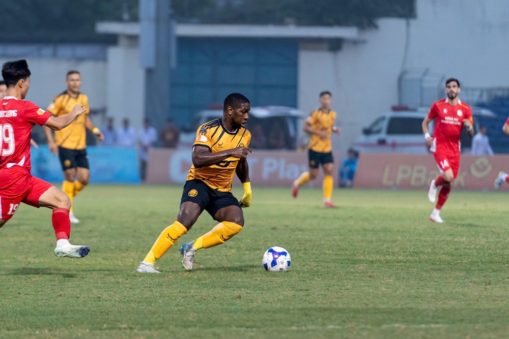 Đông Á Thanh Hóa thắng đậm Công an TP.HCM, tạm vơi nỗi lo trụ hạng - ảnh 1