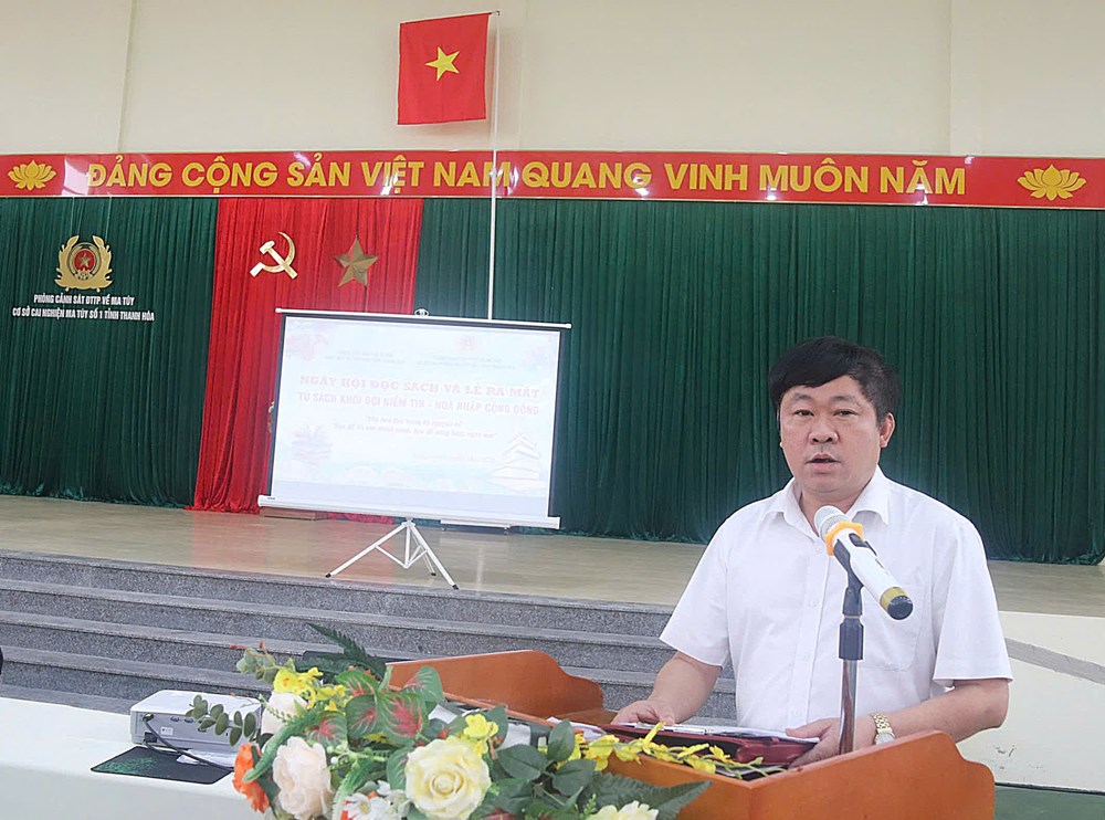 Phòng đọc sách thắp lại niềm tin sau song cửa - ảnh 3