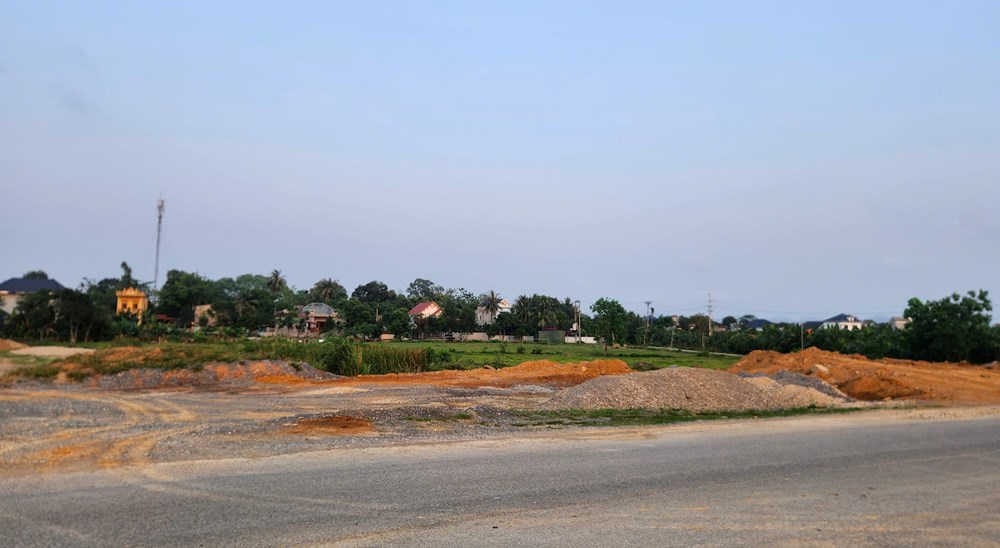 Thanh Hóa: Chờ tái định cư nhiều năm, một gia đình khó khăn sinh kế - ảnh 2