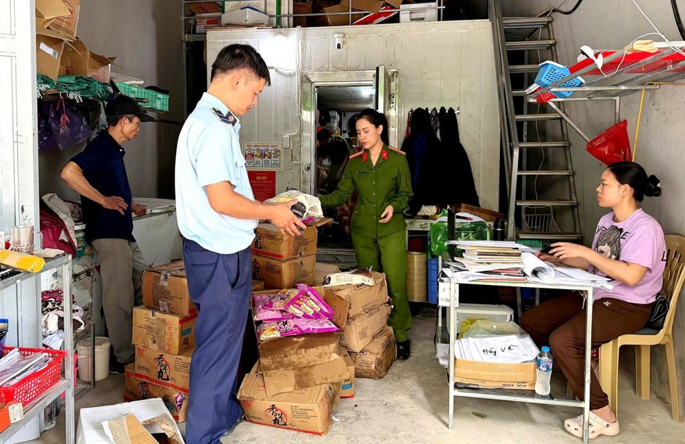 Liên tiếp phát hiện hàng nghìn sản phẩm “bẩn” - ảnh 2