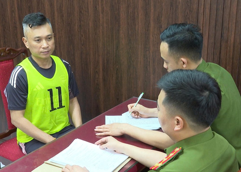 Triệt phá “trường gà quốc tế” 1.200 tỉ đồng: Hé lộ đường dây cờ bạc xuyên biên giới tinh vi - ảnh 2