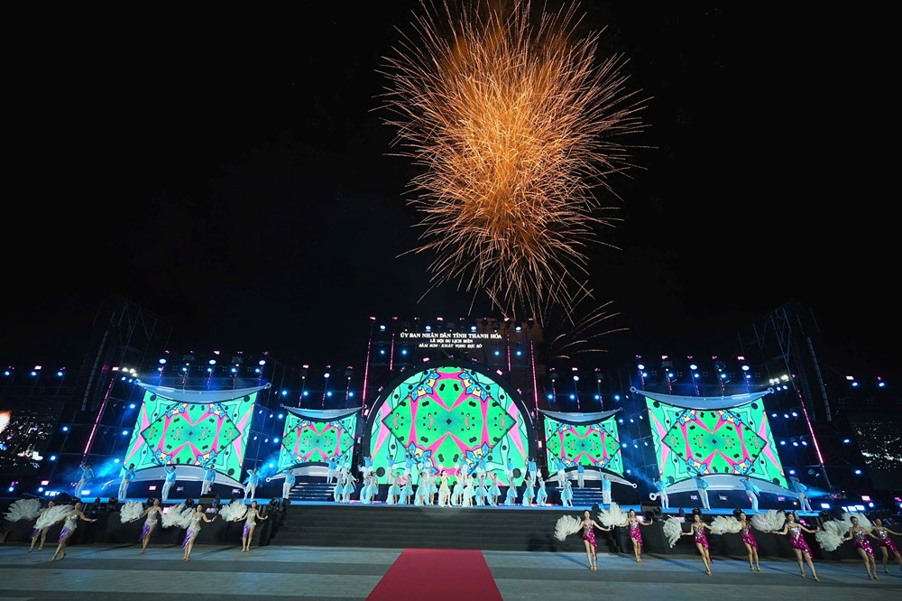 Sầm Sơn bừng sáng đêm khai hội 2026: Khát vọng vươn mình của đô thị biển xứ Thanh - ảnh 1