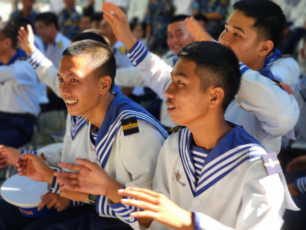 Ra Trường Sa hát giữa trùng khơi: Những lời ca chạm đến trái tim người lính đảo - ảnh 8