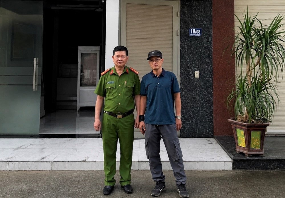 Người đàn ông lao vào biển lửa cứu 2 người mắc kẹt ở Thanh Hóa - ảnh 2