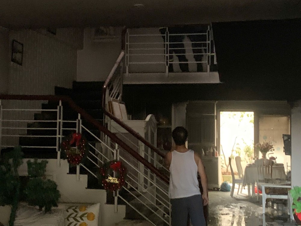 Người đàn ông lao vào biển lửa cứu 2 người mắc kẹt ở Thanh Hóa - ảnh 1