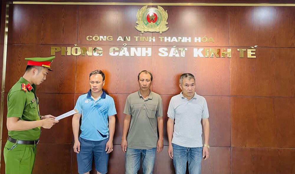 Khởi tố 3 đối tượng khai thác đất trái phép, thu lợi hơn 140 triệu đồng - ảnh 1