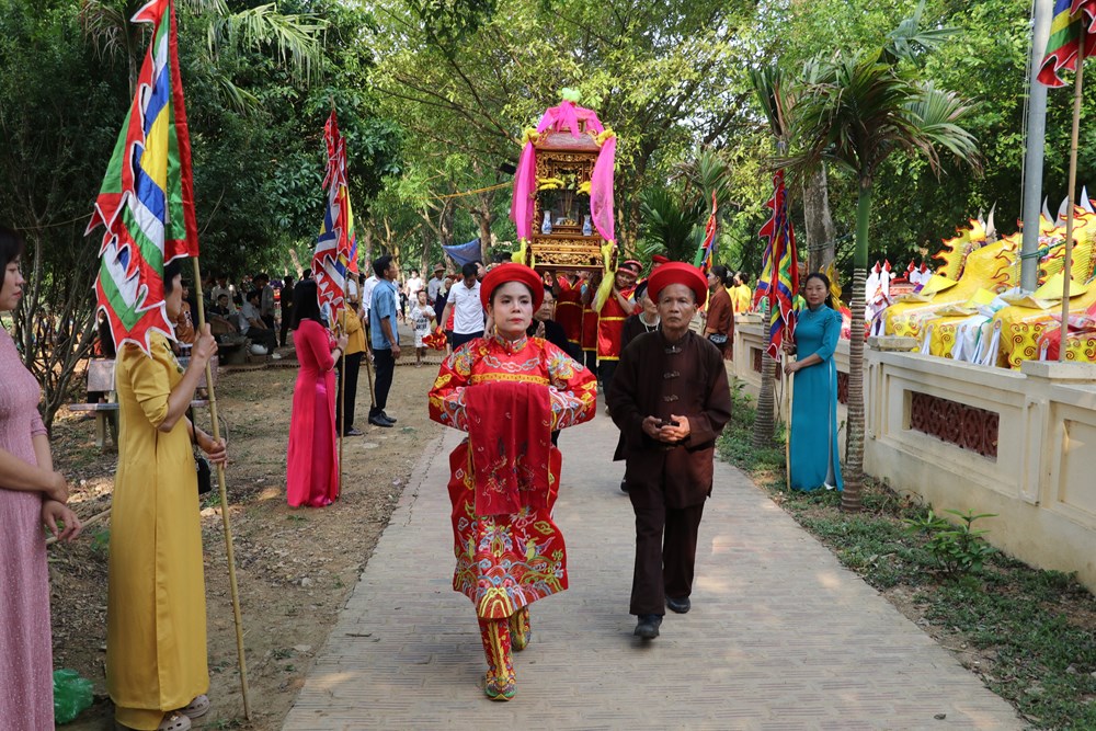 Khai hội Phủ Suối: Dòng người thành kính về miền linh thiêng xứ Thanh - ảnh 2