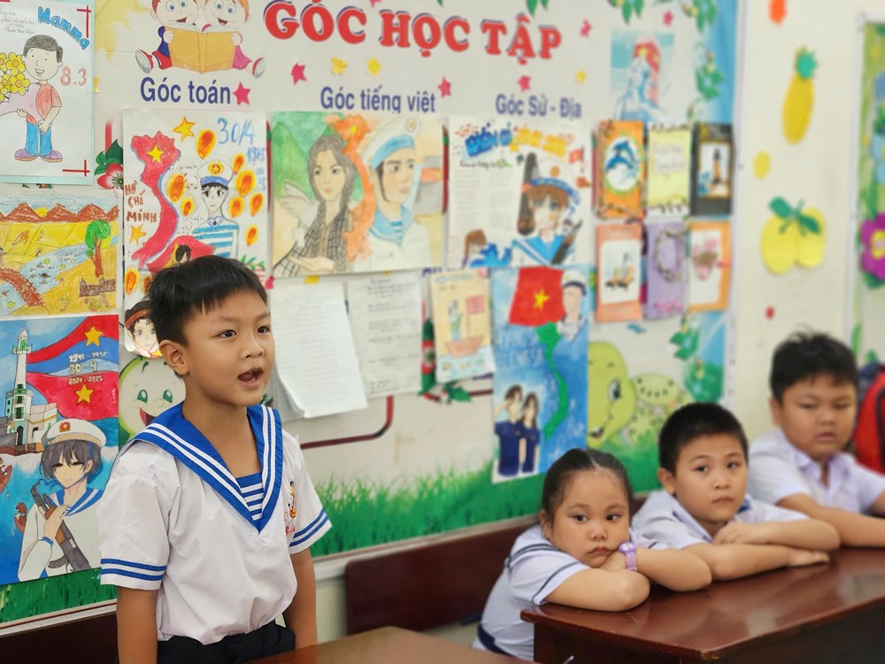 Nơi đầu sóng, con chữ vẫn bền bỉ nảy mầm - ảnh 2