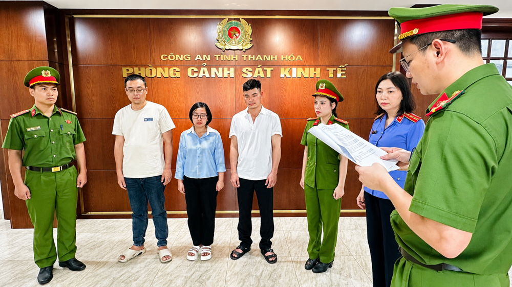 Khởi tố vụ xả gần 6 triệu kilogam chất thải tại trại lợn NewHope Thanh Hóa - ảnh 1