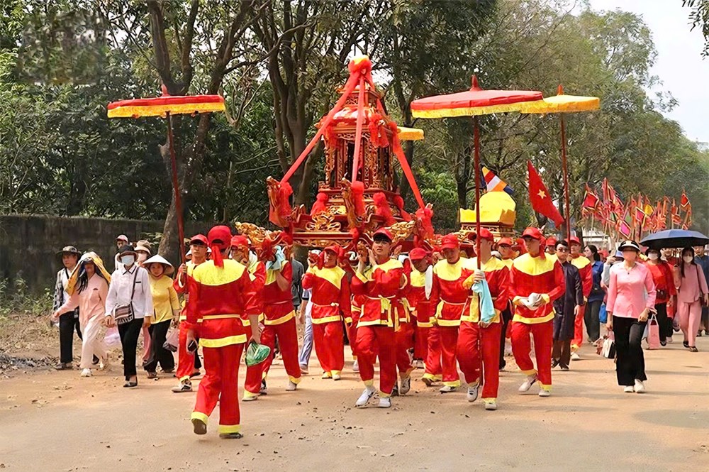 Đền Sòng Sơn - điểm hẹn tâm linh của du khách thập phương - ảnh 2