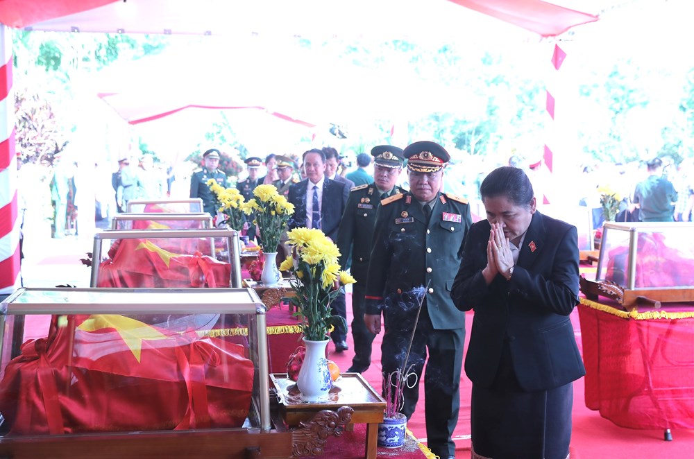 Thanh Hóa: Trang trọng đón các anh hùng liệt sĩ về với đất mẹ - ảnh 9