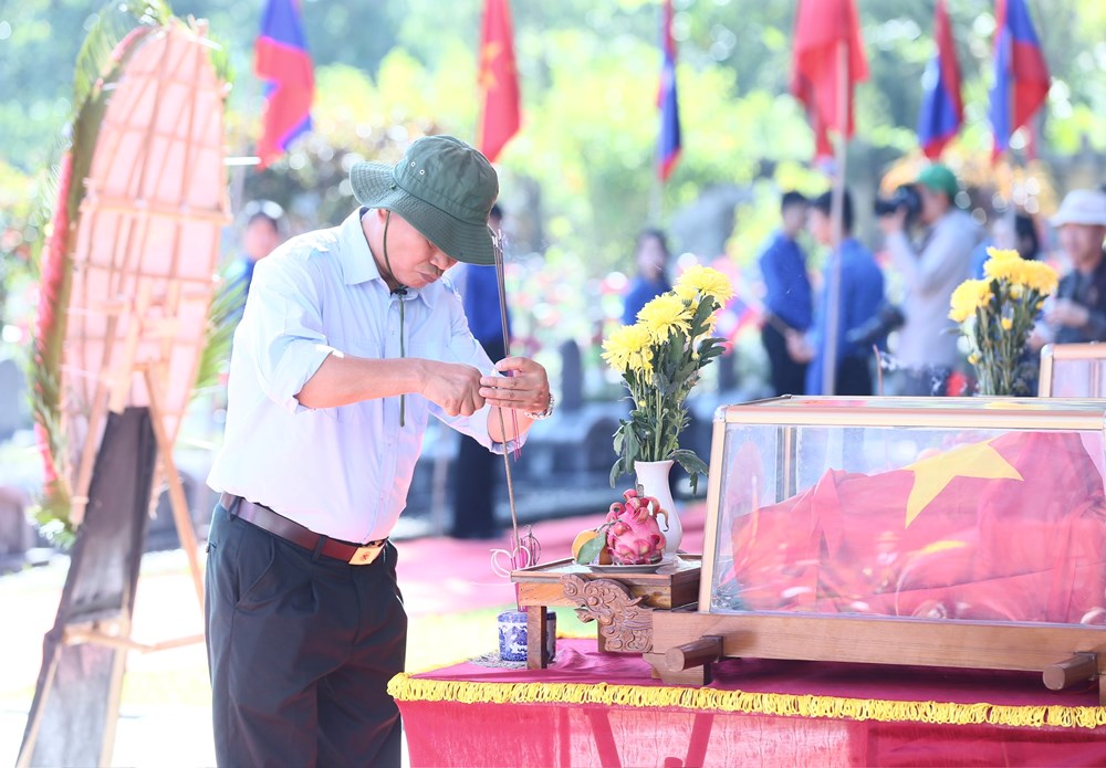 Thanh Hóa: Trang trọng đón các anh hùng liệt sĩ về với đất mẹ - ảnh 19
