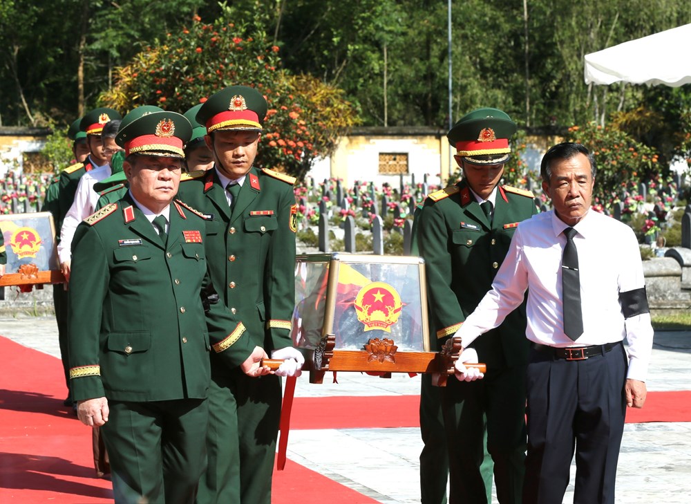 Thanh Hóa: Trang trọng đón các anh hùng liệt sĩ về với đất mẹ - ảnh 1