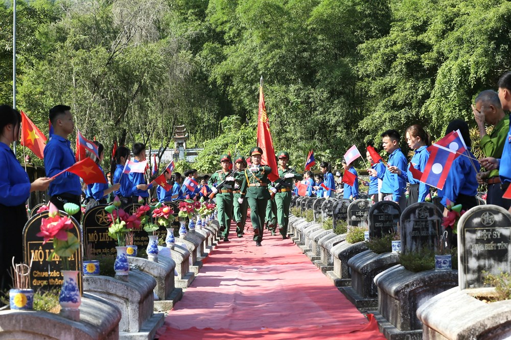 Thanh Hóa: Trang trọng đón các anh hùng liệt sĩ về với đất mẹ - ảnh 16