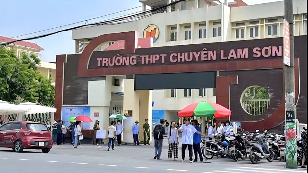 Thanh Hóa định hướng phát triển Trường chuyên Lam Sơn chất lượng cao - ảnh 2