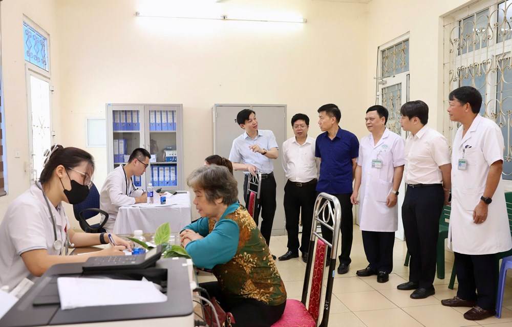 Thanh Hoá: Hơn 1.000 người dân được khám, sàng lọc tim mạch, thận và chuyển hóa - ảnh 1